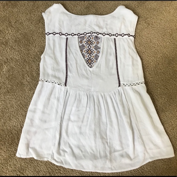 ✨PacSun White Flowy Top✨ - Picture 3 of 3